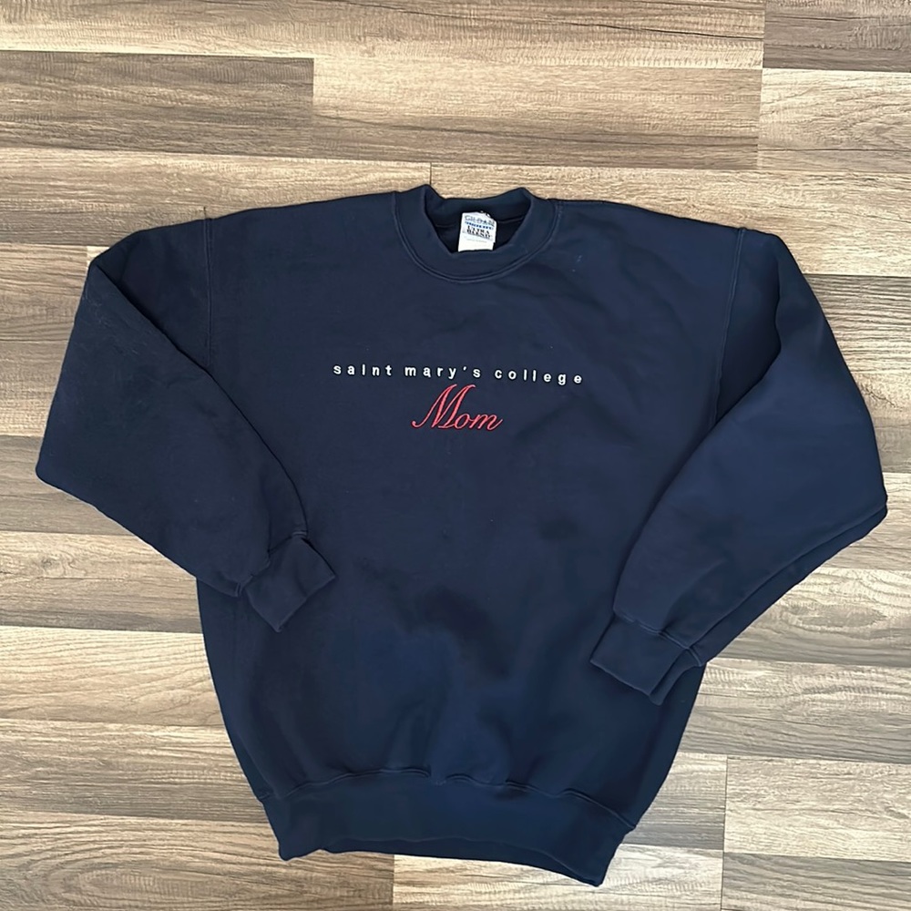 Vintage Y2K Saint Mary’s College Mom Crewneck Sweatshirt